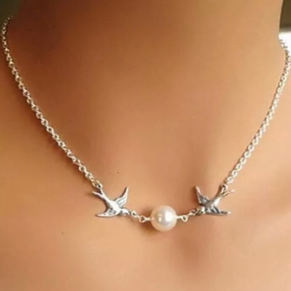 Flying Birds Swallow Simple Faux Pearl Necklace